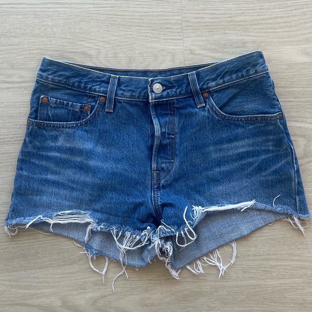 Levi’s Premium Denim 501 cutoff shorts, size 28, great condition